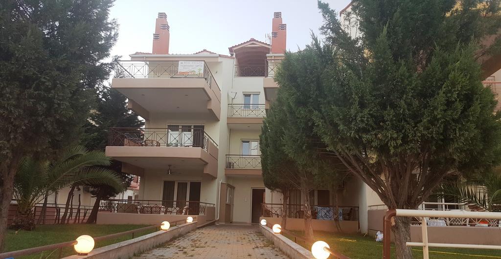 Keramoti Luxury Apartments Екстер'єр фото